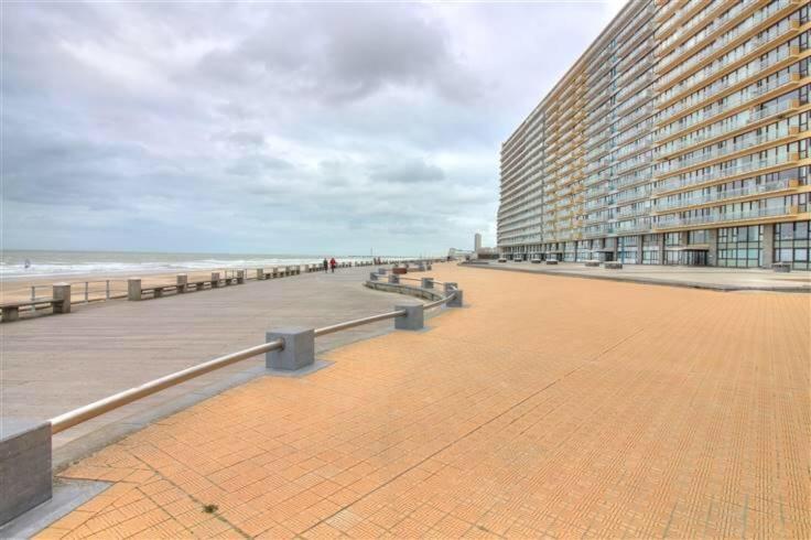 Panoramic Seaview Apartment With Free Private Garage Ostend Luaran gambar